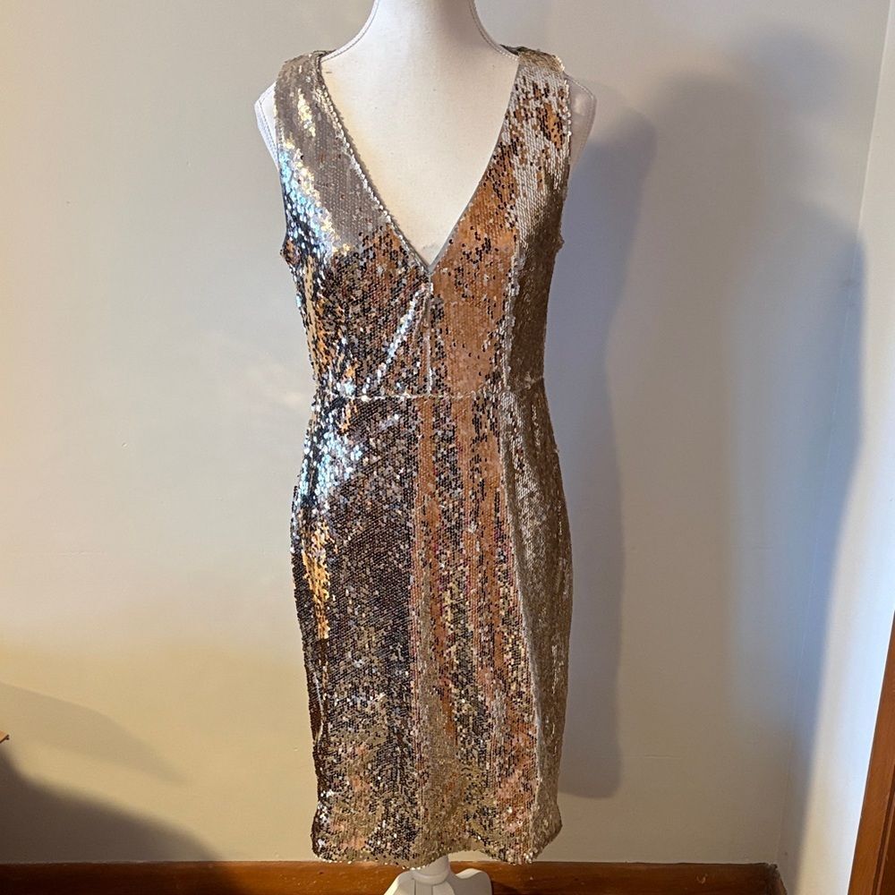 Lulus Sequin V-Neck Gold Midi Dress. Size Medium